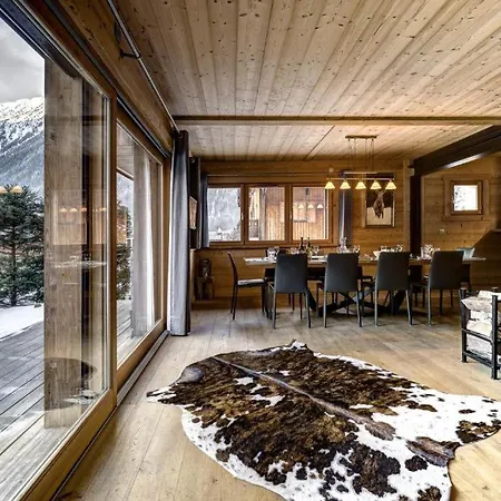 Luxury Chalet With Sauna, Hot Tub And Fireplace *